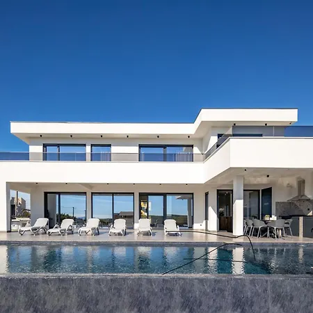 One Villa Debeljak