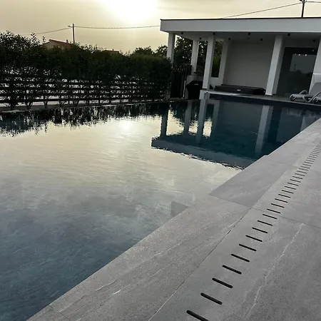 One Villa Debeljak