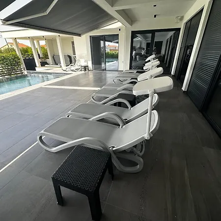 Villa One Debeljak